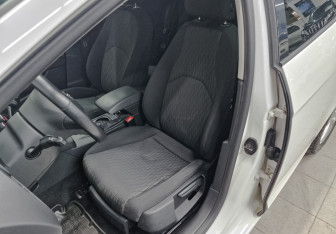 Подержанный автомобиль SEAT Leon Hatchback 2013 года (20 фото)