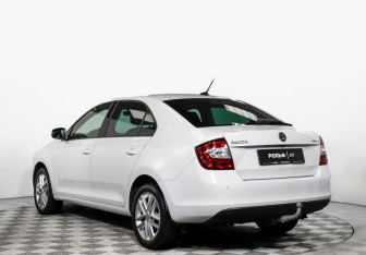Подержанный автомобиль Skoda Rapid Liftback 2019 года (7 фото)