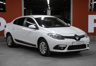 Подержанный автомобиль Renault Fluence 2016 года (3 фото)