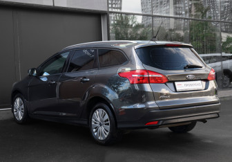 Подержанный автомобиль Ford Focus Wagon 2018 года (7 фото)