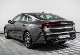 Подержанный автомобиль Kia K5 2022 года (7 фото)