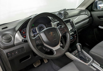 Подержанный автомобиль Suzuki Vitara 2018 года (13 фото)