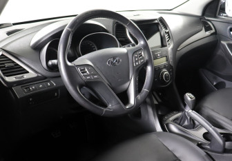 Подержанный автомобиль Hyundai Santa Fe 2014 года (8 фото)