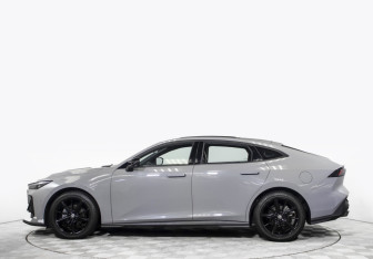 Подержанный автомобиль Changan UNI-V 2024 года (8 фото)