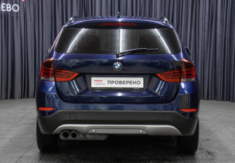 Подержанный автомобиль BMW X1 2013 года (6 фото)