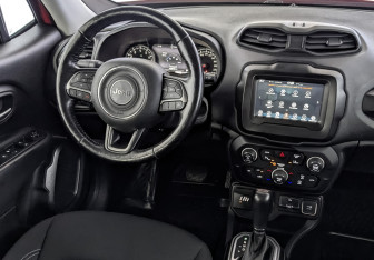 Подержанный автомобиль Jeep Renegade 2018 года (29 фото)