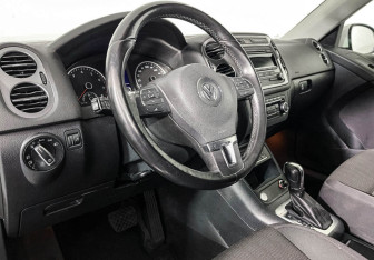 Подержанный автомобиль Volkswagen Tiguan 2012 года (13 фото)