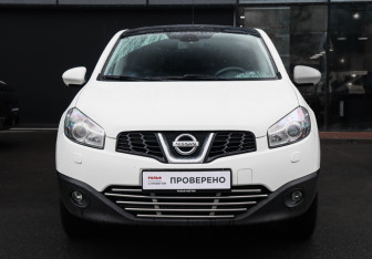 Подержанный автомобиль Nissan Qashqai 2010 года (2 фото)