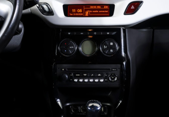 Подержанный автомобиль Citroen DS3 Hatchback 2010 года (14 фото)