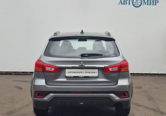 Подержанный автомобиль Mitsubishi ASX 2018 года (6 фото)