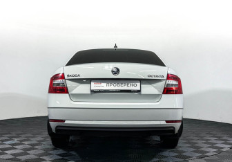 Подержанный автомобиль Skoda Octavia Liftback 2020 года (6 фото)