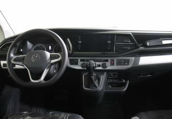 Подержанный автомобиль Volkswagen Multivan 2022 года (6 фото)