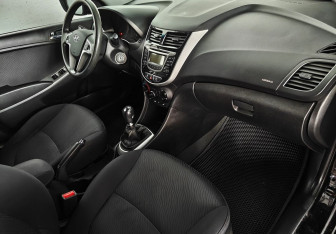 Подержанный автомобиль Hyundai Solaris Sedan 2013 года (11 фото)