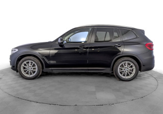 Подержанный автомобиль BMW X3 2021 года (8 фото)