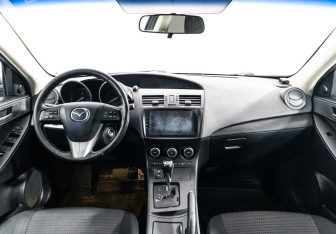 Подержанный автомобиль Mazda 3 Hatchback 2012 года (6 фото)