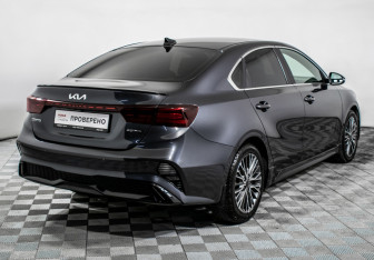 Подержанный автомобиль Kia Cerato Sedan 2022 года (5 фото)