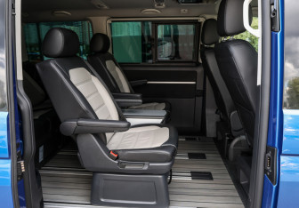 Подержанный автомобиль Volkswagen Multivan 2020 года (13 фото)