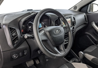 Подержанный автомобиль LADA (ВАЗ) XRAY 2016 года (15 фото)
