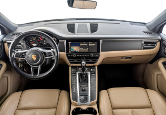 Подержанный автомобиль Porsche Macan 2019 года (14 фото)
