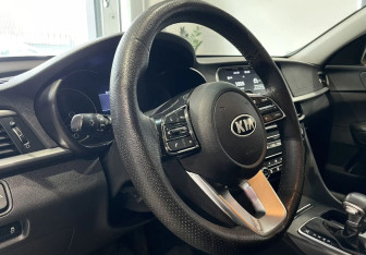 Подержанный автомобиль Kia Optima Sedan 2019 года (12 фото)