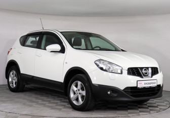 Подержанный автомобиль Nissan Qashqai 2012 года (3 фото)
