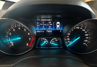 Подержанный автомобиль Ford Kuga 2018 года (13 фото)