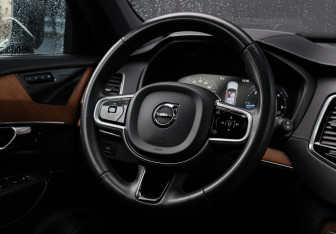 Подержанный автомобиль Volvo XC90 2019 года (16 фото)