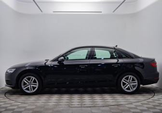 Подержанный автомобиль Audi A4 Sedan 2018 года (8 фото)