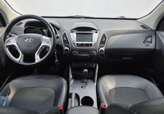 Подержанный автомобиль Hyundai ix35 2012 года (11 фото)