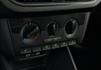 Подержанный автомобиль Skoda Rapid Liftback 2021 года (25 фото)