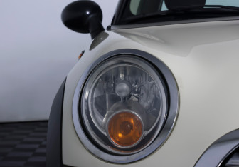 Подержанный автомобиль MINI Hatch 2012 года (19 фото)