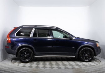 Подержанный автомобиль Volvo XC90 2005 года (4 фото)