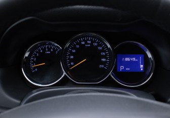 Подержанный автомобиль Renault Duster 2018 года (11 фото)