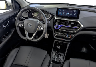 Подержанный автомобиль Changan Alsvin 2023 года (30 фото)