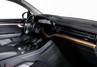 Подержанный автомобиль Volkswagen Touareg 2018 года (9 фото)