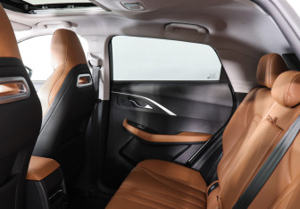 Подержанный автомобиль Omoda C5 2022 года (12 фото)