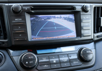 Подержанный автомобиль Toyota RAV4 2014 года (18 фото)
