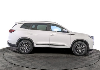 Подержанный автомобиль Chery Tiggo 8 Pro 2022 года (4 фото)