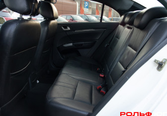 Подержанный автомобиль Geely Emgrand EC7 Sedan 2013 года (8 фото)