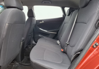 Подержанный автомобиль Hyundai Solaris Hatchback 2011 года (11 фото)