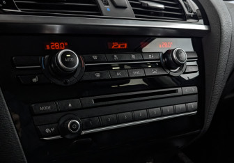 Подержанный автомобиль BMW X4 2017 года (26 фото)