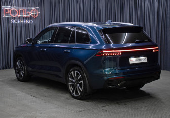 Подержанный автомобиль Geely Monjaro 2023 года (7 фото)