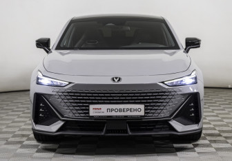 Подержанный автомобиль Changan UNI-V 2024 года (2 фото)