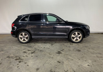 Подержанный автомобиль Audi Q5 2010 года (7 фото)
