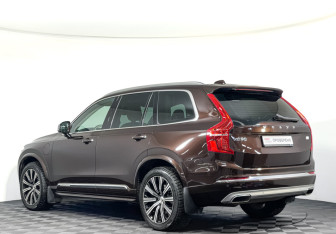 Подержанный автомобиль Volvo XC90 2021 года (7 фото)