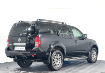 Подержанный автомобиль Nissan Pathfinder 2012 года (5 фото)