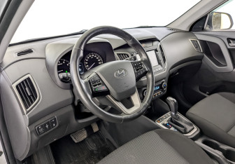 Подержанный автомобиль Hyundai Creta 2019 года (16 фото)