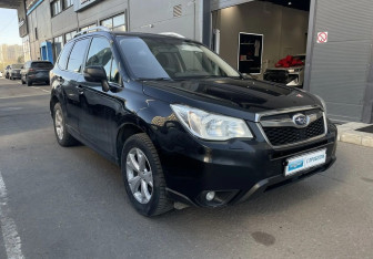Подержанный автомобиль Subaru Forester Suv 2015 года (3 фото)