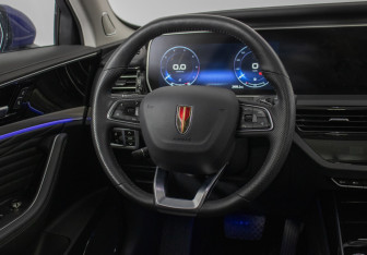 Подержанный автомобиль Hongqi HS5 2024 года (15 фото)