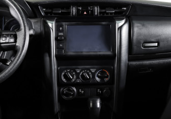 Подержанный автомобиль Toyota Fortuner 2022 года (18 фото)